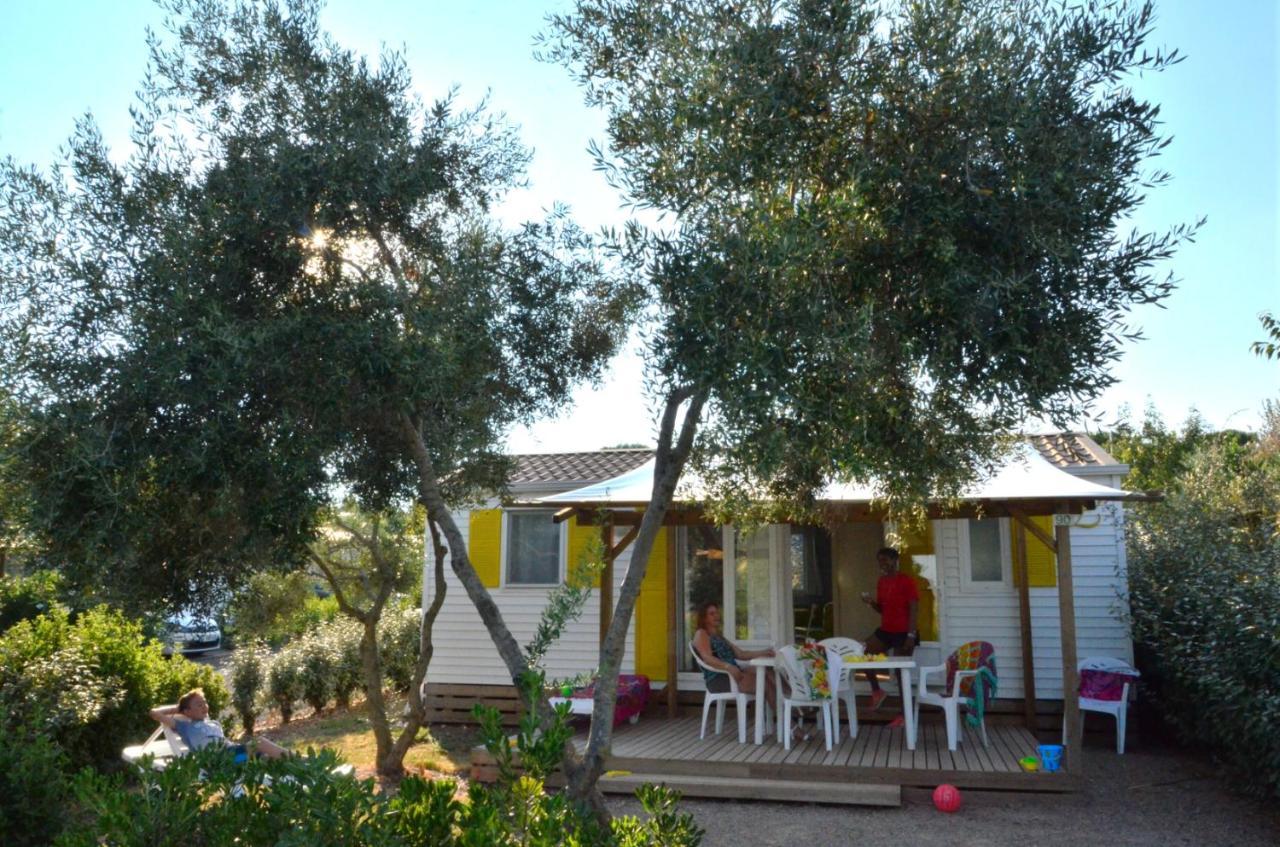 Domaine Sainte Veziane Hotell Bessan Exteriör bild
