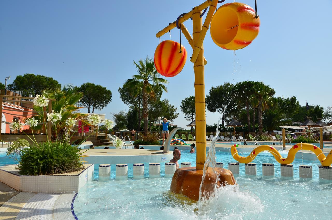 Domaine Sainte Veziane Hotell Bessan Exteriör bild