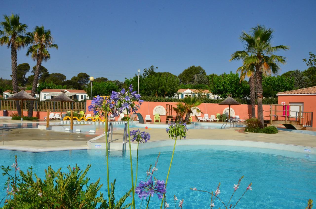 Domaine Sainte Veziane Hotell Bessan Exteriör bild